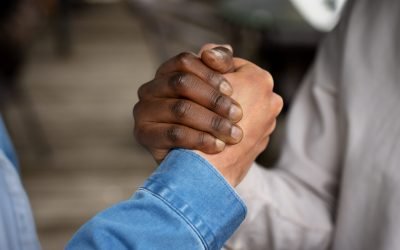 hands-holding-each-other-support